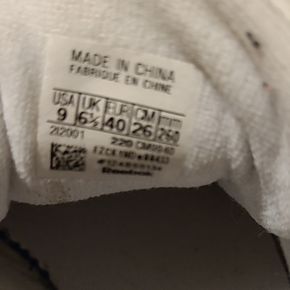 Reebok Classic White Sneakers - Picture 2 of 6